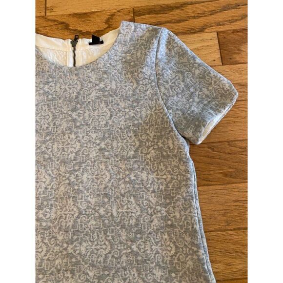 J.Crew Women’s thick grey Short Sleeve Patterned Shirt With Back Zipper sz small - Picture 3 of 9